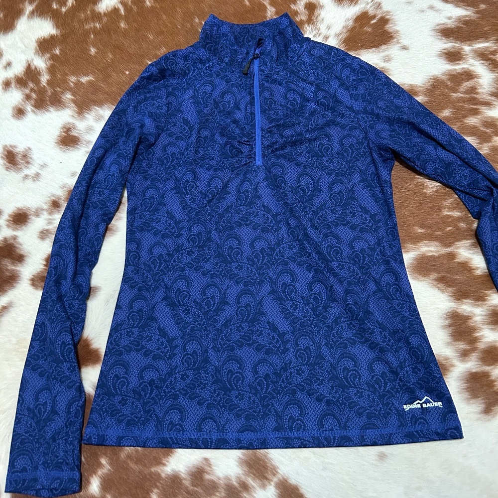 Eddie Bauer Women’s Long Sleeve Workout Top Size M Blue Paisley